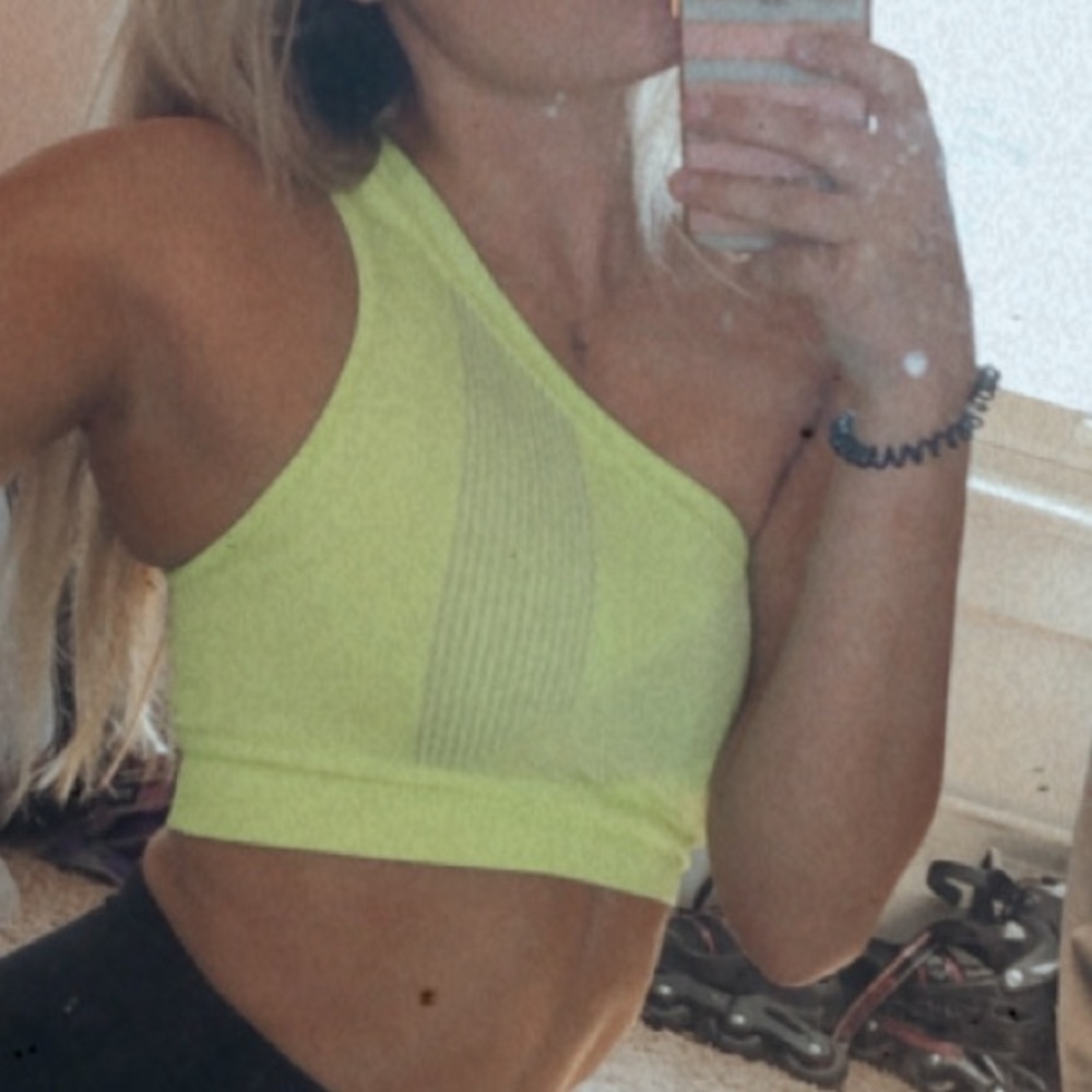 Fabletics sports bra